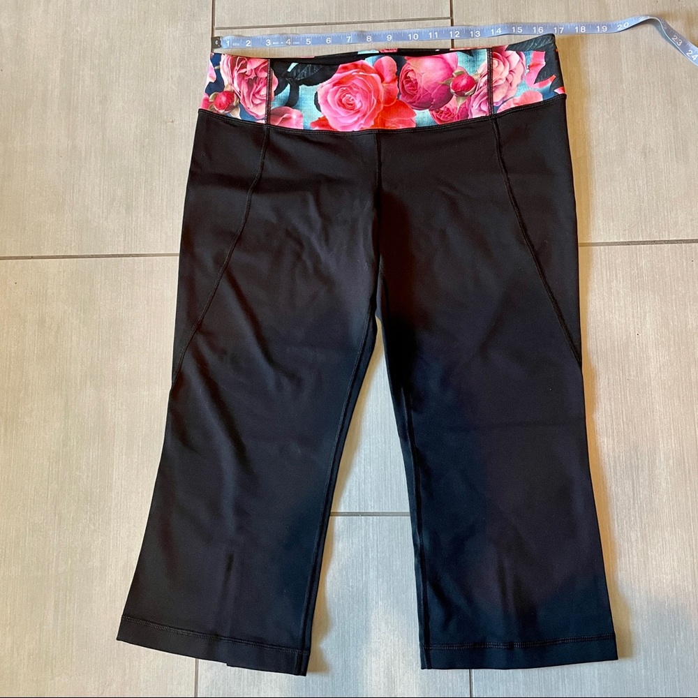 Lululemon Gather and Crow Crop 12